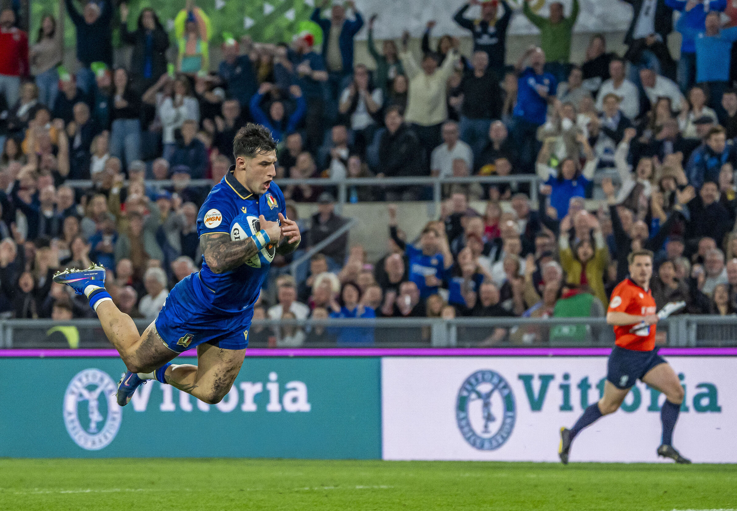 Rugby Italia vs Inghilterra Tommaso Menincello fa Meta